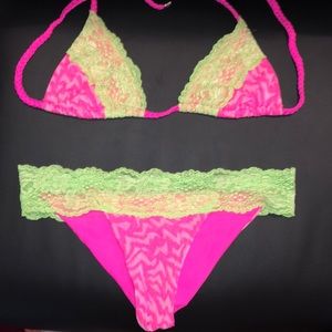 💛💥RARE FLUORESCENT BEACH BUNNY LADY LACE 💛💥